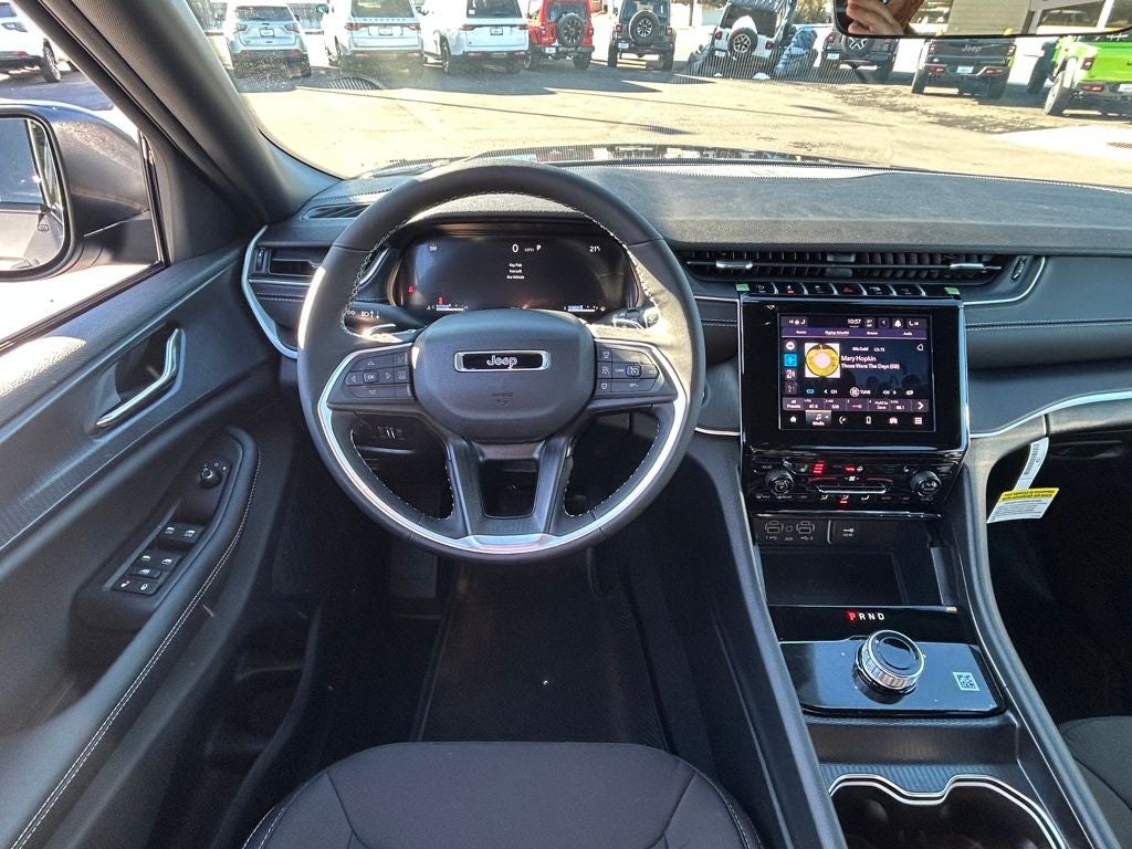 2025 Jeep Grand Cherokee Laredo X