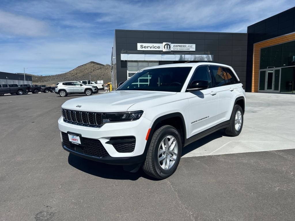 2026 Jeep Grand Cherokee Laredo