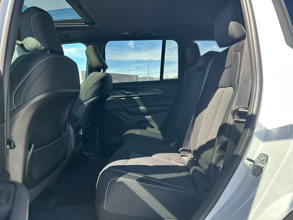 2026 Jeep Grand Cherokee Laredo