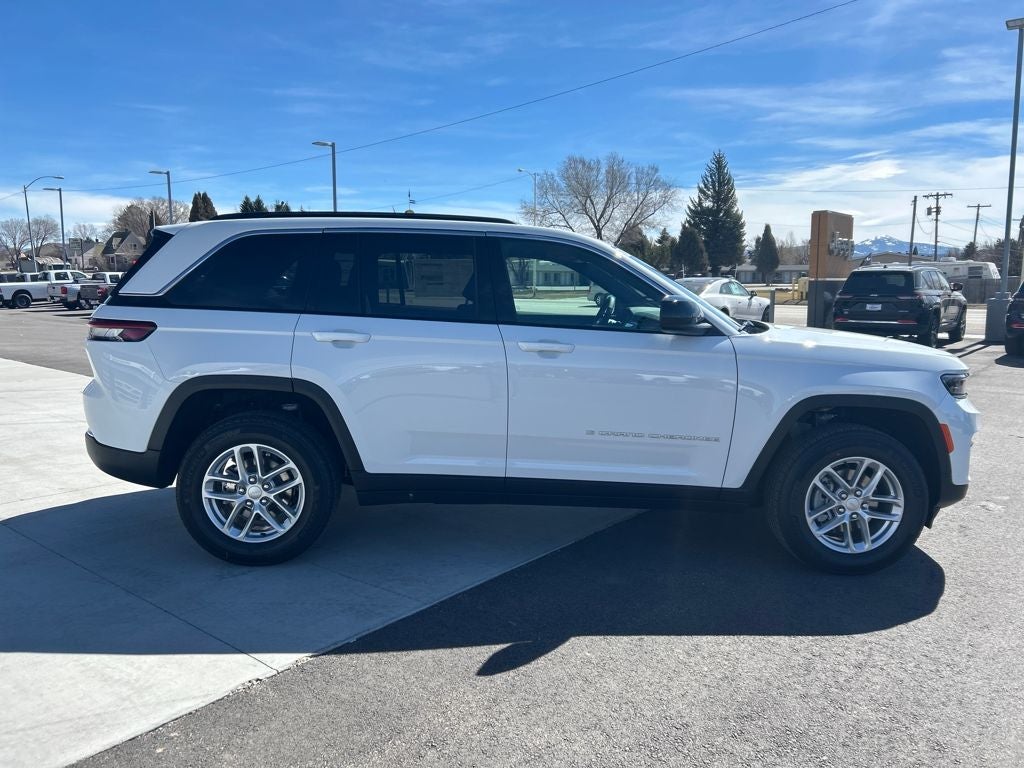 2026 Jeep Grand Cherokee Laredo