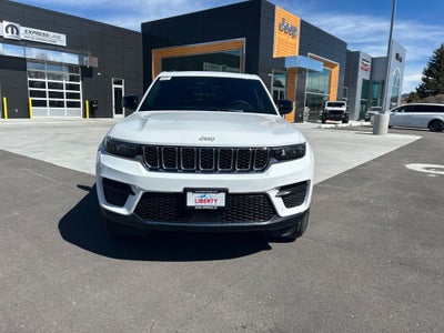 2026 Jeep Grand Cherokee Laredo