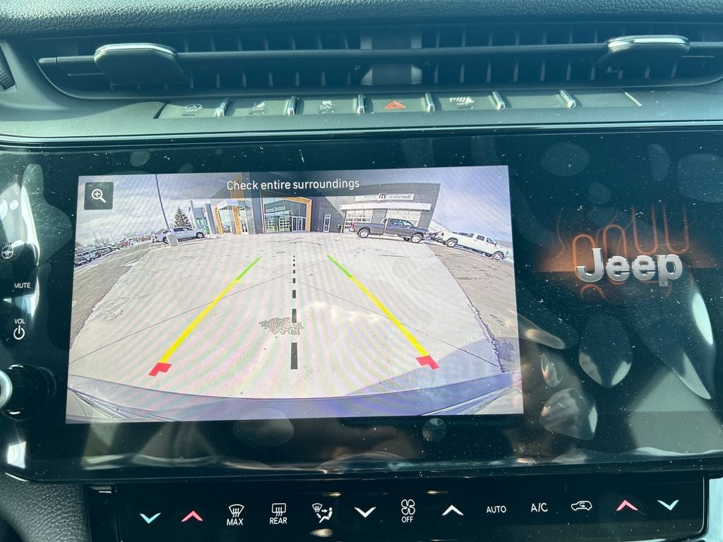 2026 Jeep Grand Cherokee Laredo