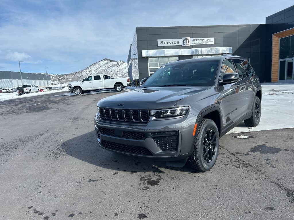 2026 Jeep Grand Cherokee Laredo