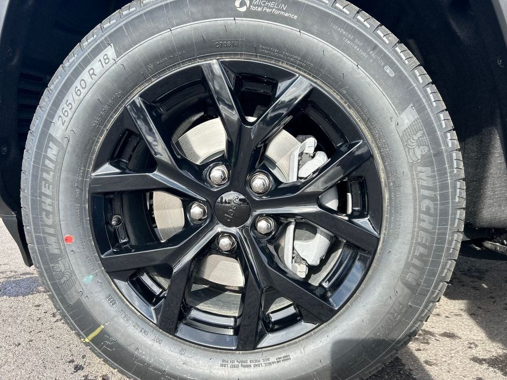 2026 Jeep Grand Cherokee Laredo