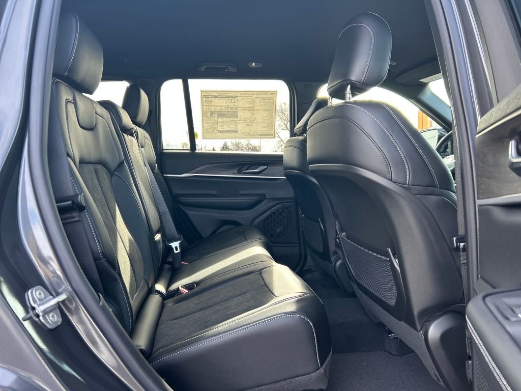 2026 Jeep Grand Cherokee Laredo