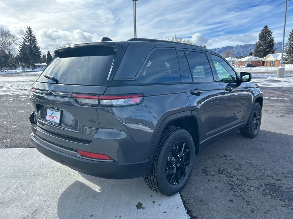 2026 Jeep Grand Cherokee Laredo