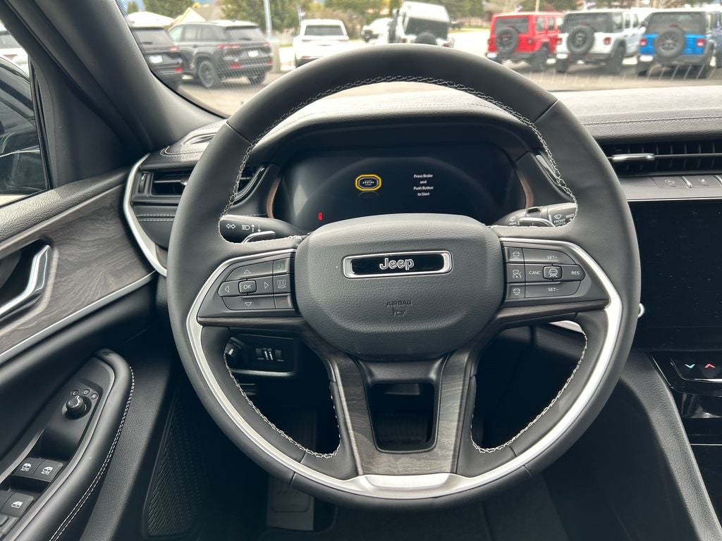 2026 Jeep Grand Cherokee Laredo Altitude