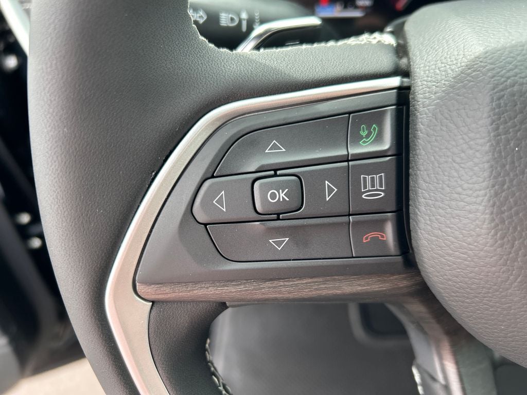 2026 Jeep Grand Cherokee Laredo Altitude