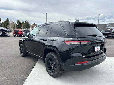 2026 Jeep Grand Cherokee Laredo Altitude