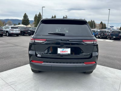 2026 Jeep Grand Cherokee Laredo Altitude