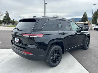 2026 Jeep Grand Cherokee Laredo Altitude