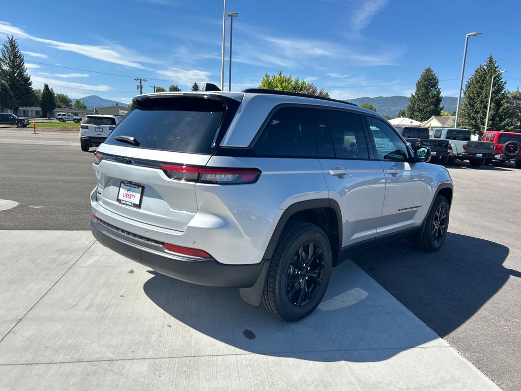 2026 Jeep Grand Cherokee Altitude
