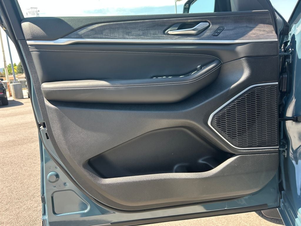 2026 Jeep Grand Cherokee Limited Reserve