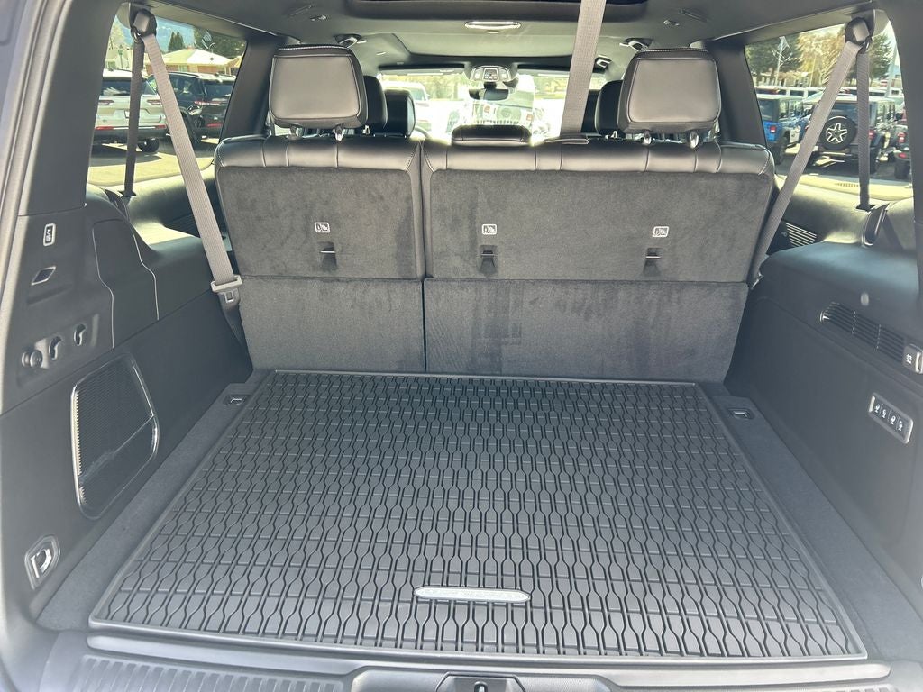 2026 Jeep Grand Wagoneer L 4x4