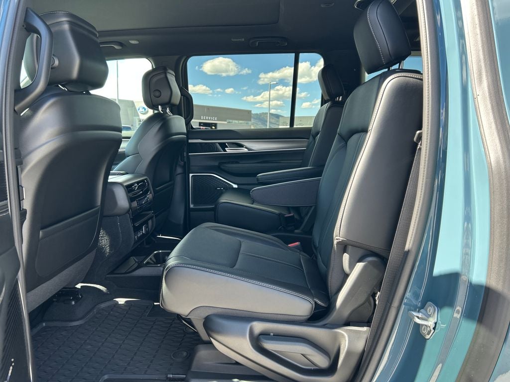 2026 Jeep Grand Wagoneer L 4x4
