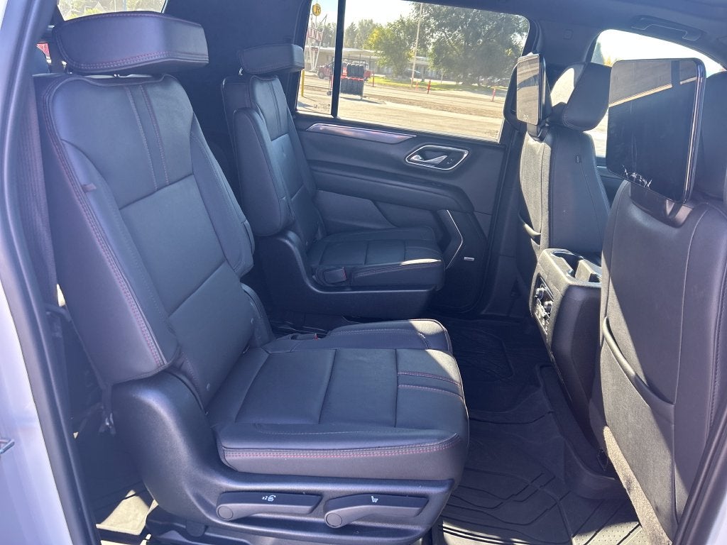 2023 Chevrolet Suburban RST