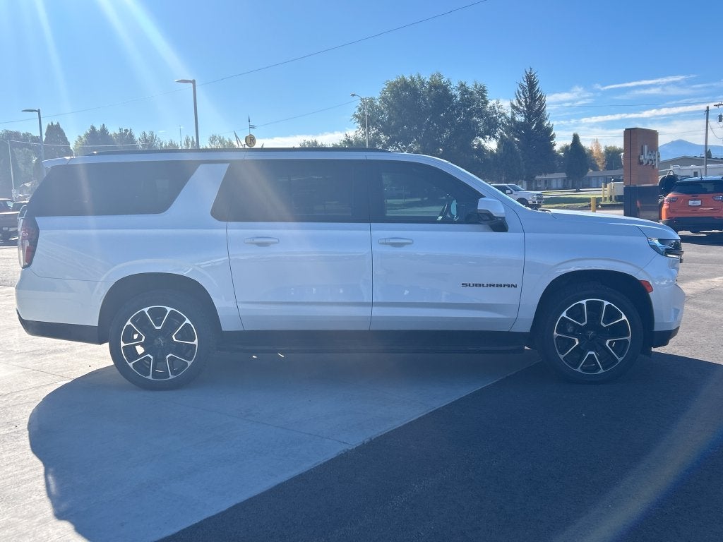 2023 Chevrolet Suburban RST